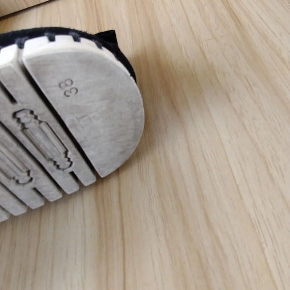 Ilse Jacobsen Tulip Perforated Black Casual Flat Shoes Women's Size 38 US8. - Picture 8 of 8